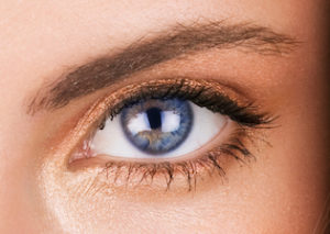 Choose an Oculoplastic Surgeon for Lower Eyelid Surgery